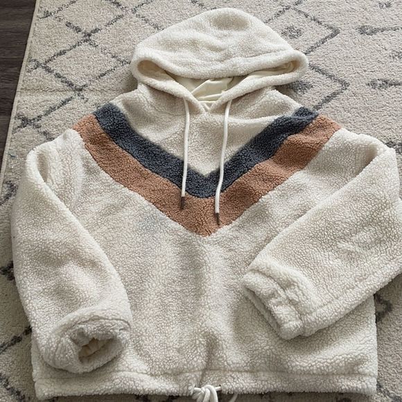 VICI Hooded Sherpa Chevron print Pullover. Size S. Cream / Tan / Gray - Picture 9 of 14